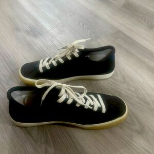 Rothy’s womens black sneakers size 8.5